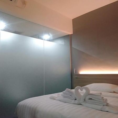 Hotel Marina Airport Semarang Exteriör bild