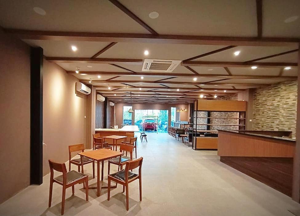 Hotel Marina Airport Semarang Exteriör bild